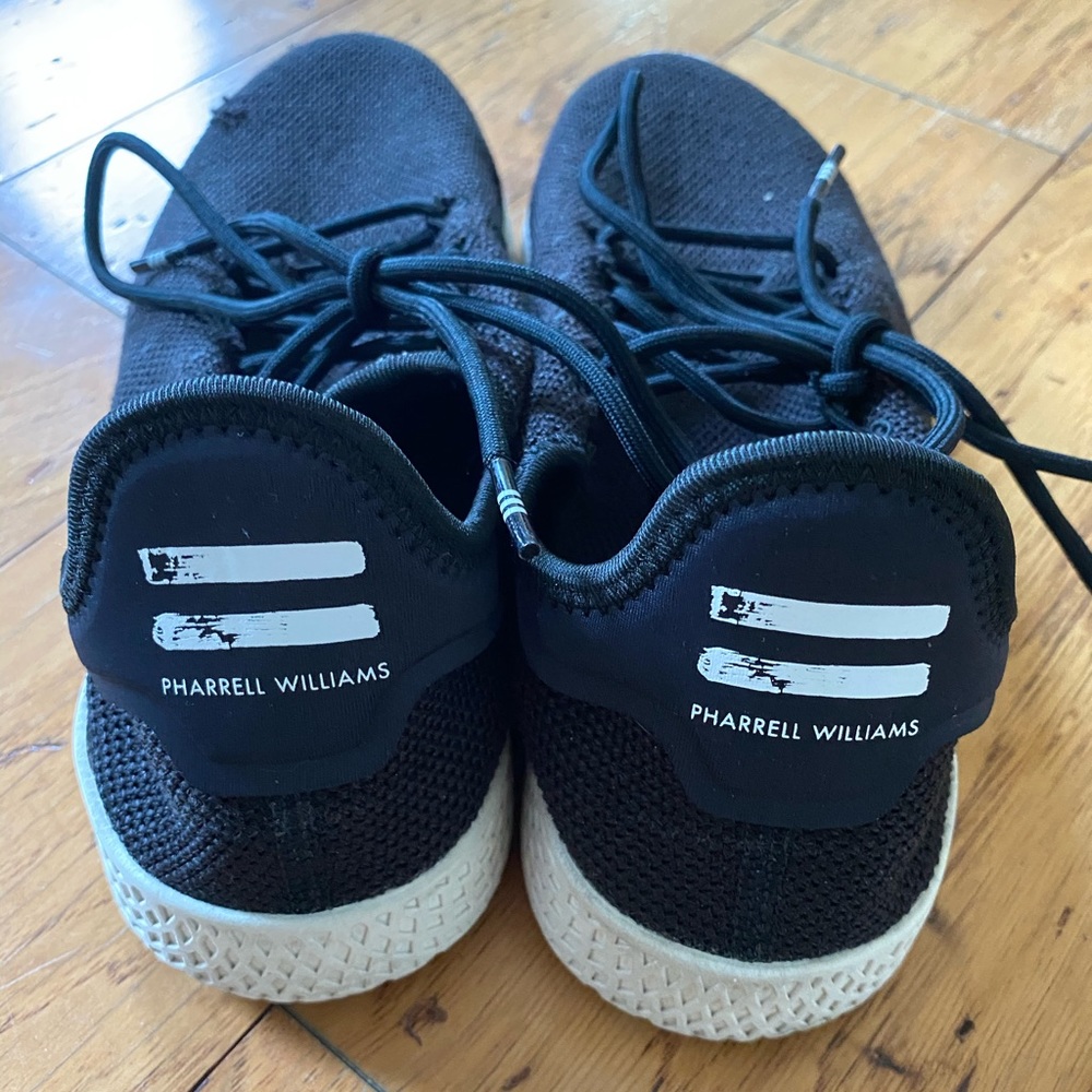 Adidas Pharrell Williams Hu. Men’s size 9